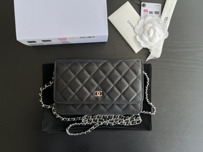 Handbag   Chanel   0250  size  19 cm 