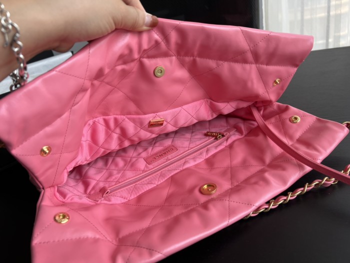  Handbag   Chanel  size  39cmx42cmx8 cm