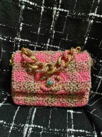 Handbag   Chanel  size  15*22*6 cm