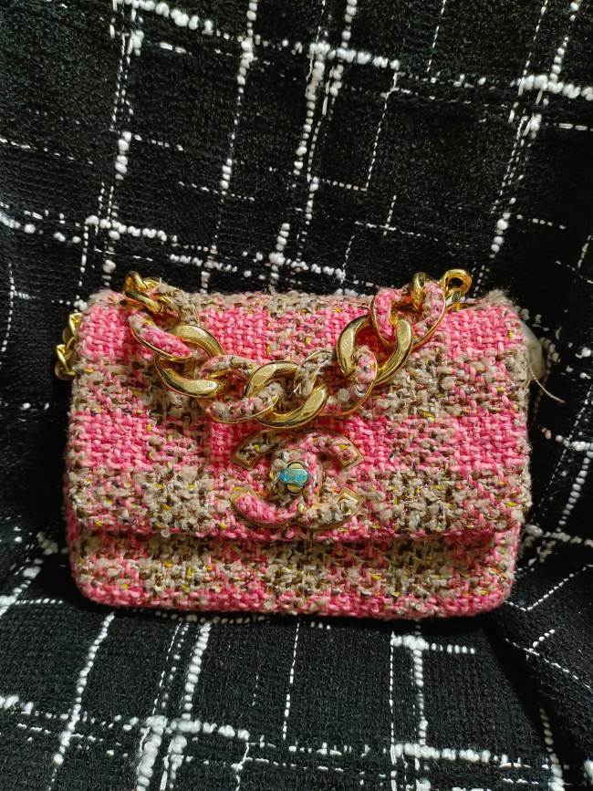 Handbag   Chanel  size  15*22*6 cm