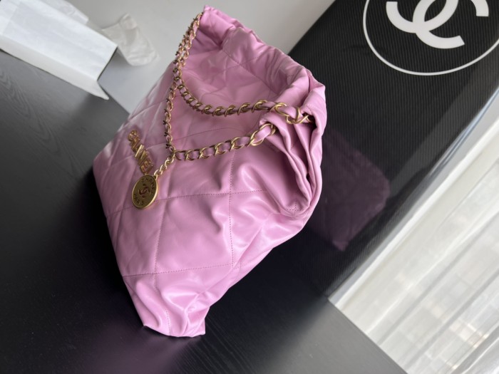  Handbag  Chanel  size   39cmx42cmx8 cm