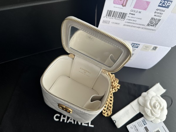  Handbag   Chanel   3203  size  11cmx8.5cmx7 cm