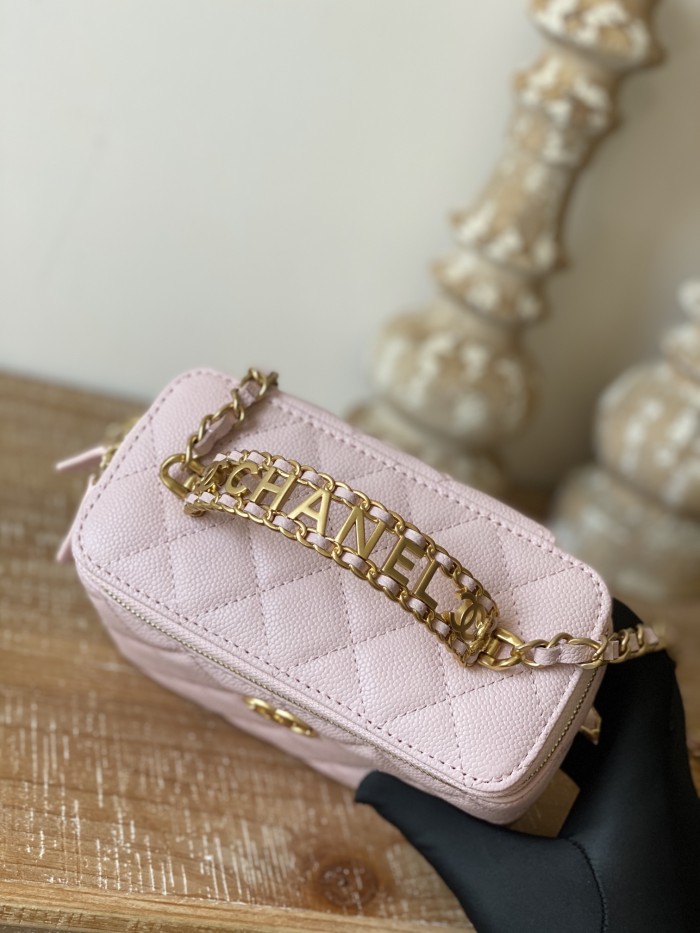 Handbag   Chanel  81195  size  16  9.5  8  cm
