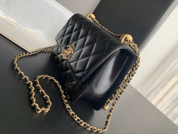  Handbag   Chanel  size  22 cm