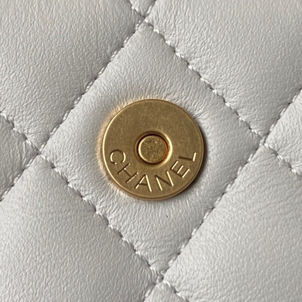  Handbag   Chanel  AP3071  size  19 cm