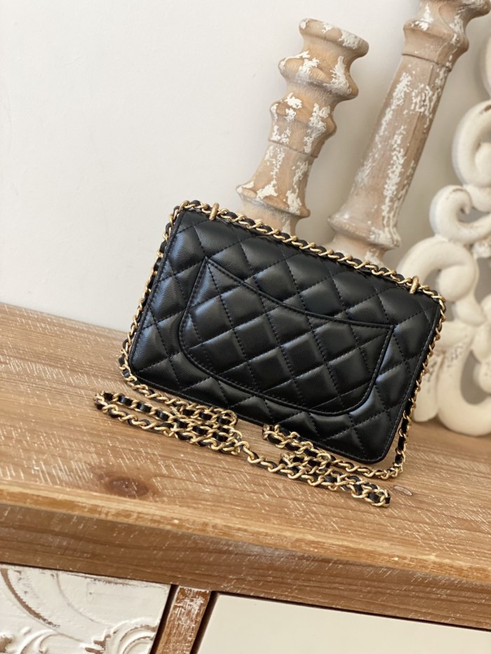 Handbag  Chanel  81237  size 19 cm