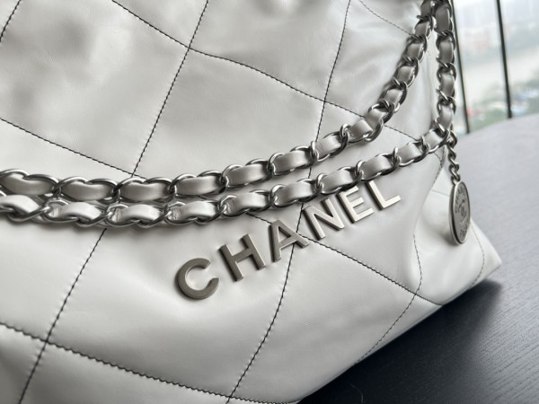 Handbag Chanel  size 35cmx37cmx7 cm