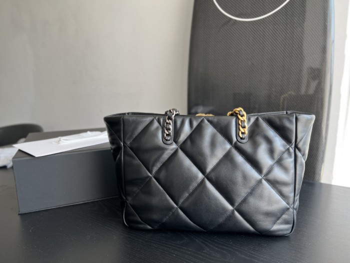  Handbag   Chanel AS3660 size 41cm24cmx10.5 cm