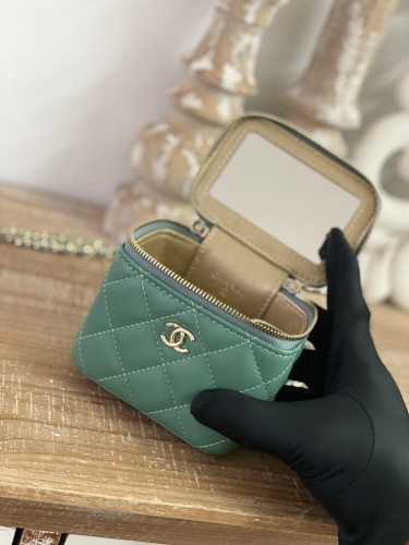 Handbag  Chanel 81241  size  10.5  8.5  7 cm