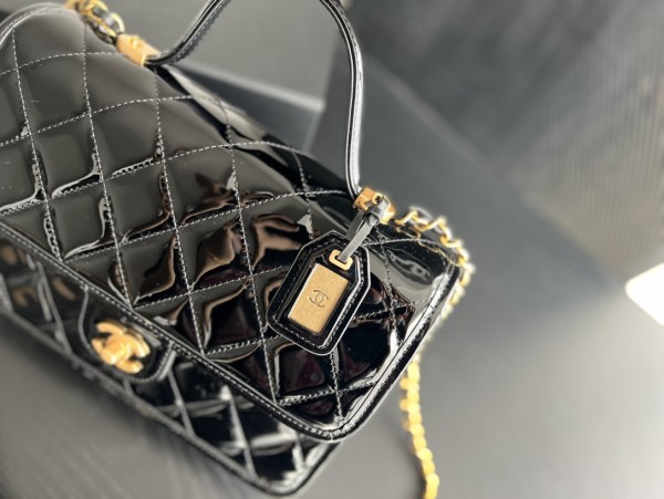 Handbag Chanel AS3652  size  25 cm