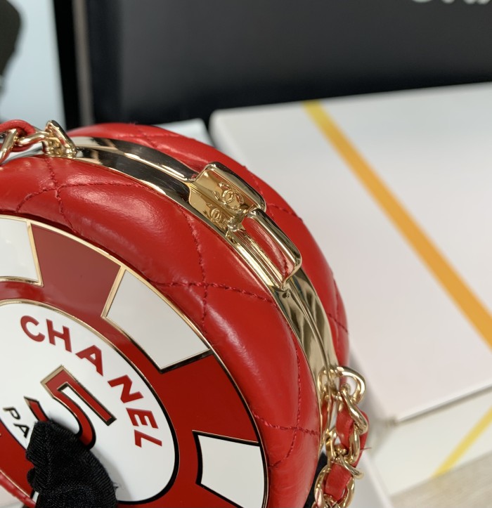  Handbag   Chanel  size  7.5x7.5x3  cm