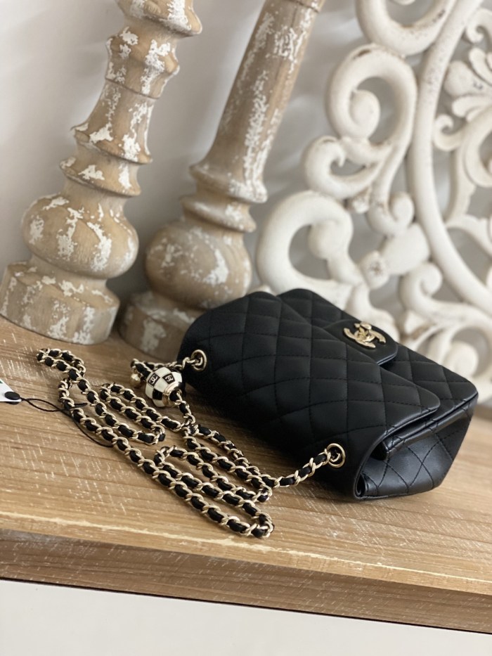 Handbag  Chanel 1786 size  18*7*13  cm