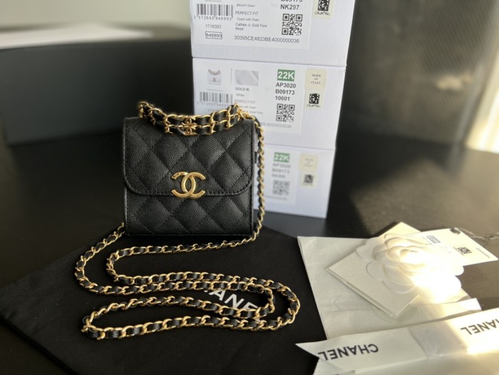 Handbag  Chanel   3020  size 11cmx11cm3 cm 