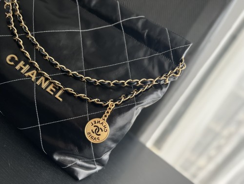 Handbag Chanel  size  35cmx37cmx7 cm