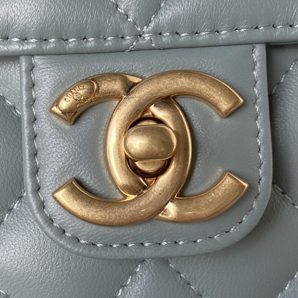 Handbag  Chanel  AS3737  size   14.5*19*6.5 cm