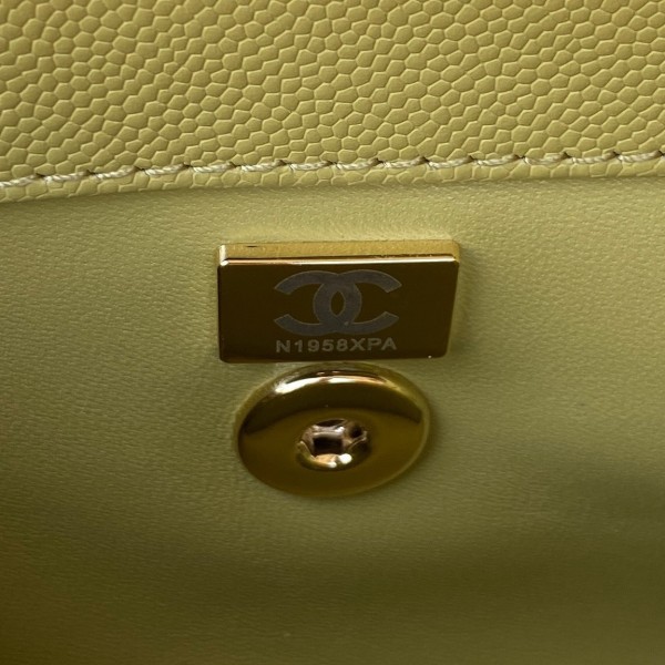  Handbag   Chanel   AS2215  size 𝟏𝟑*𝟏𝟗*𝟗 𝑐𝑚