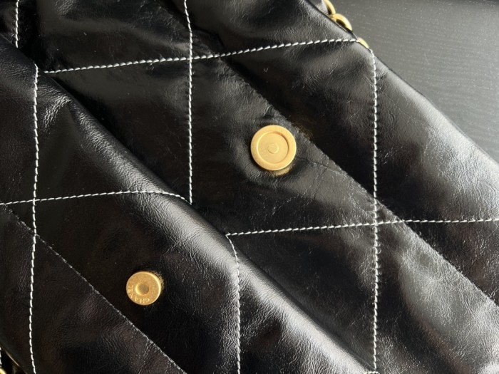 Handbag Chanel  size 39cmx42cmx8 cm