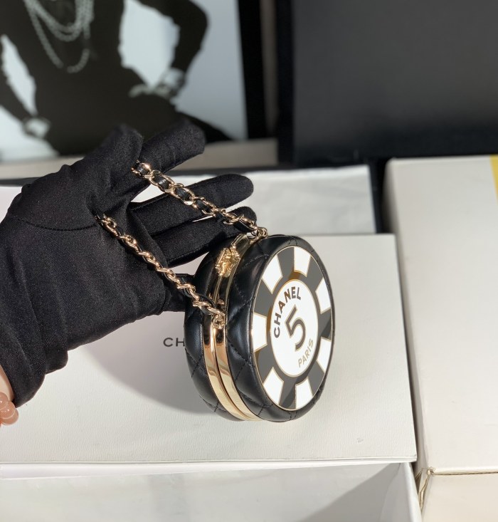  Handbag   Chanel 𝐒𝐒2023  size  7.5x7.5x3  cm