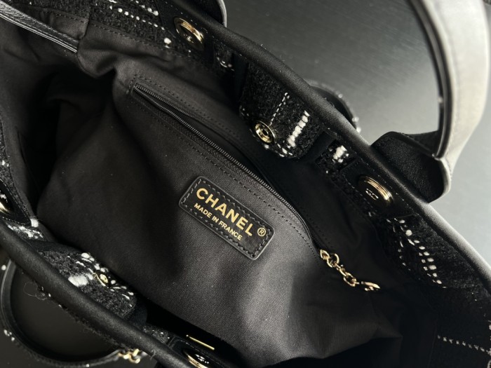 Handbag Chanel   size  33 cm