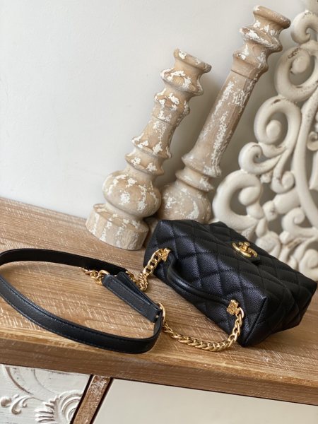 Handbag  Chanel   AS3729  size  14.5*12.5x5.5 cm