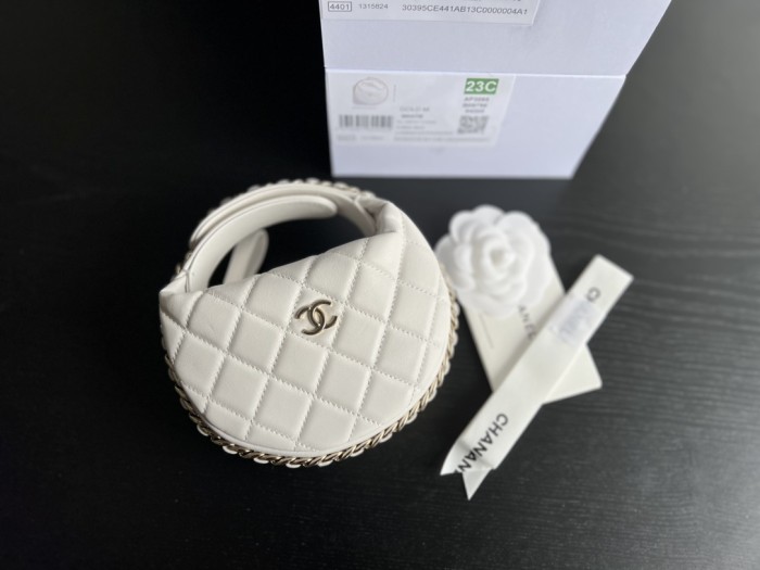  Handbag   Chanel  AP3095  size 16cmx16cmx5.5 cm