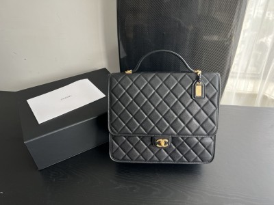 Handbag Chanel  AS3662  size 31.5cmx31cmx9 cm