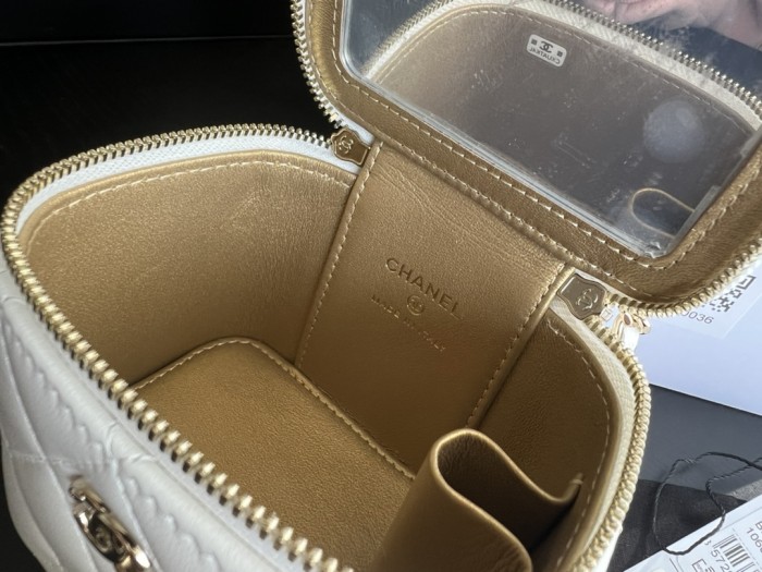 Handbag  Chanel  A1447  size  8.5cmx11cmx7 cm