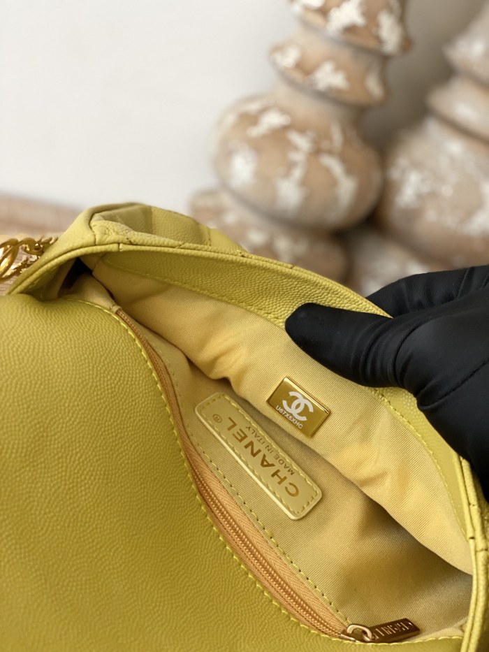 Handbag  Chanel  AS3757  size 14.5x20x6.5 cm