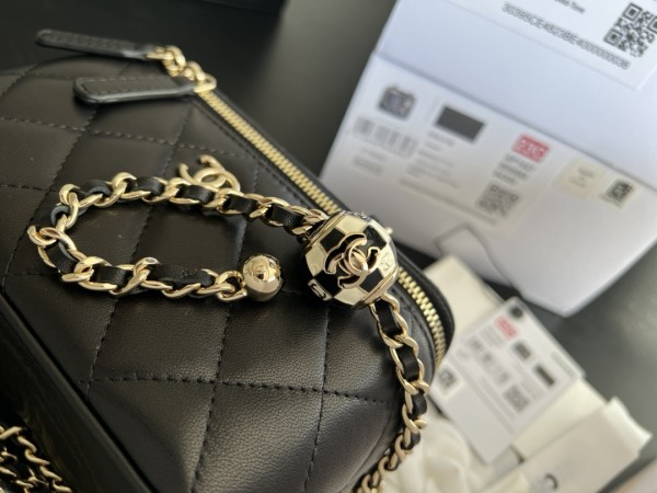 CHANEL Sheepskin Shoulder Bag, Crossbody Bag Women's Black AP2303-B09985-94305 size 16*8*10 cm