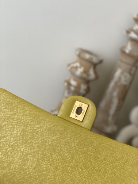 Handbag  Chanel  AS3777 size  16x24x8 cm