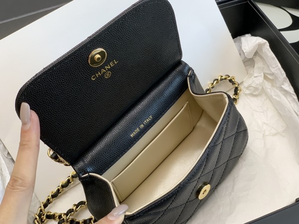Handbag  Chanel  99210  size  12.5*14*6 cm