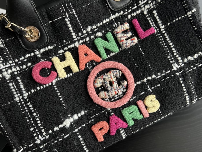 Handbag Chanel   size  33 cm