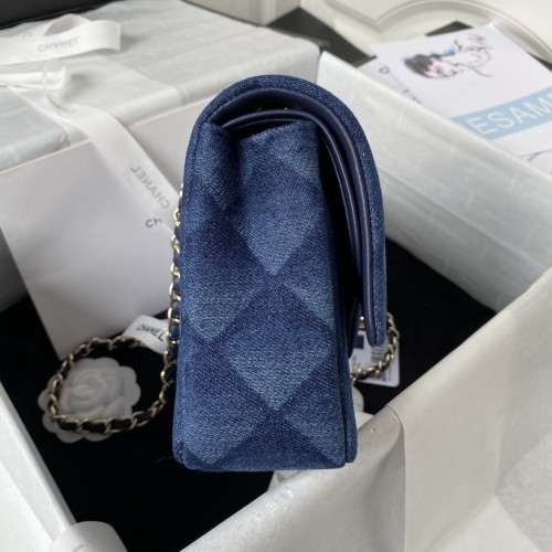  Handbag Chanel  size 25 cm