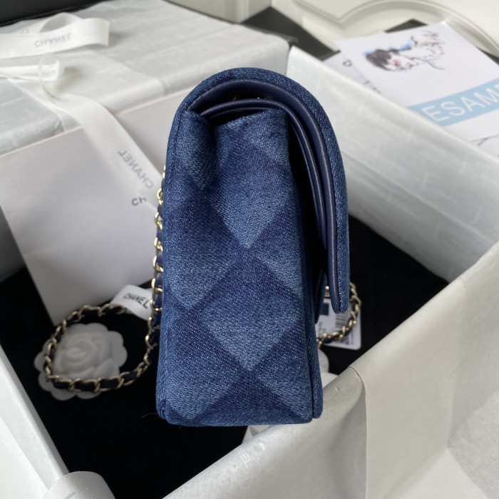  Handbag Chanel  size 25 cm