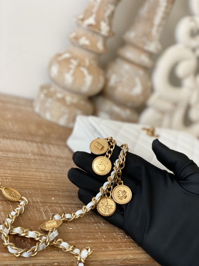 Handbag  Chanel AP81234  size  19 cm