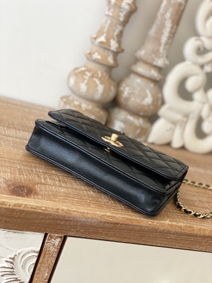 Handbag  Chanel  81237  size 19 cm