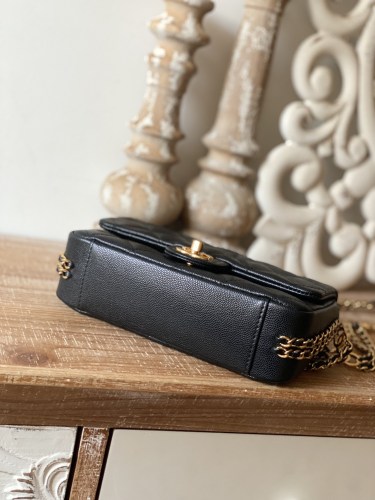 Handbag  Chanel  AS3757  size  14.5x20x6.5 cm