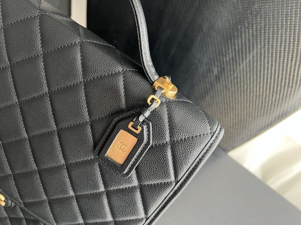 Handbag Chanel  AS3662  size 31.5cmx31cmx9 cm