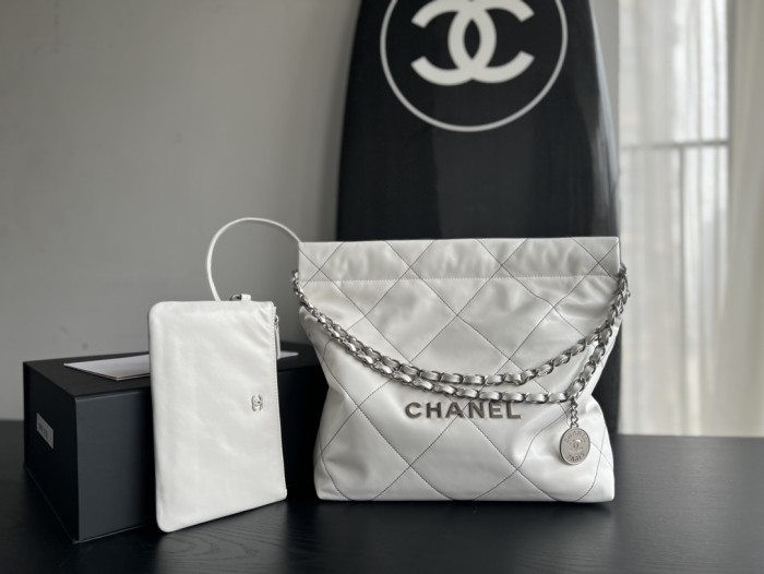 Handbag Chanel  size 35cmx37cmx7 cm