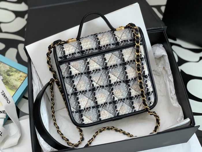 Handbag  Chanel  99199  size  𝟷𝟽*𝟸𝟶.𝟻 *𝟼 𝚌𝚖