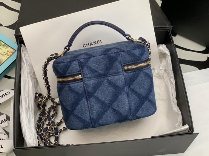  Handbag Chanel size 11*15*12* cm