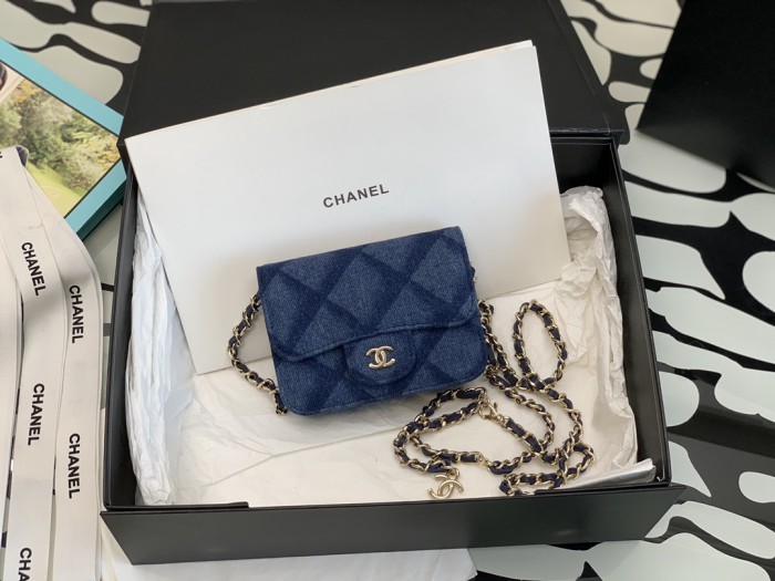 Handbag  Chanel  size 10×8×2 cm