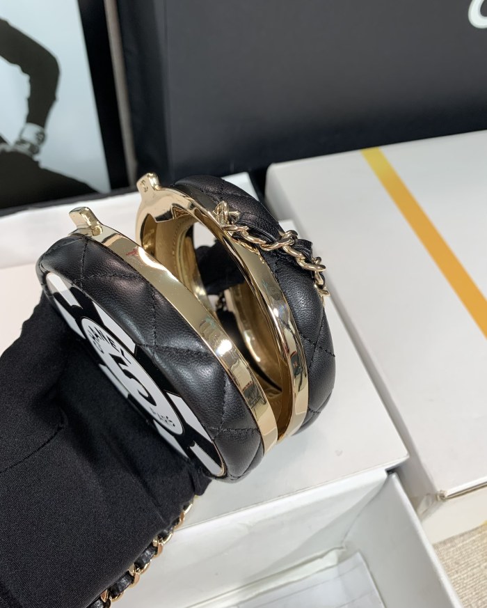  Handbag   Chanel 𝐒𝐒2023  size  7.5x7.5x3  cm