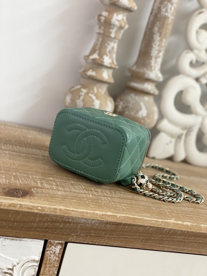 Handbag  Chanel 81241  size  10.5  8.5  7 cm