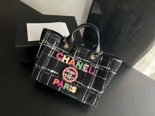Handbag Chanel   size  33 cm