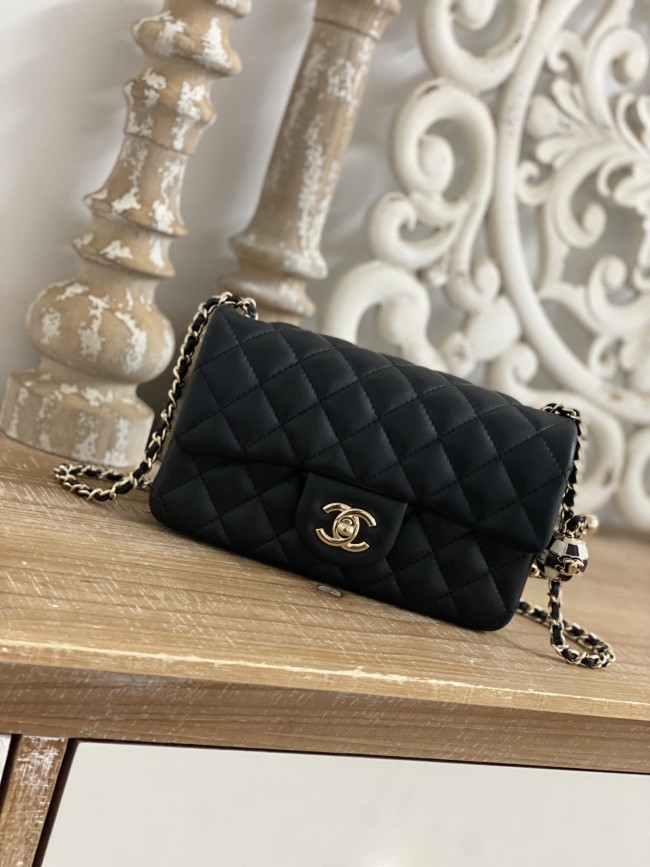 Handbag  Chanel size  20*7*13  cm