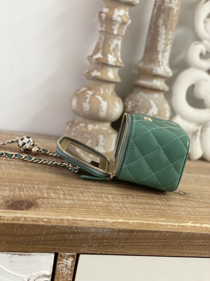 Handbag  Chanel 81241  size  10.5  8.5  7 cm