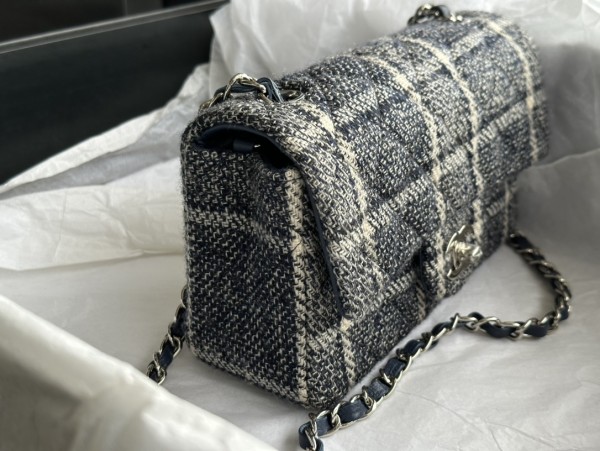 Handbag  Chanel 01112 size  25 Cm