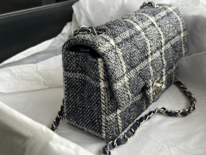 Handbag  Chanel 01112 size  25 Cm