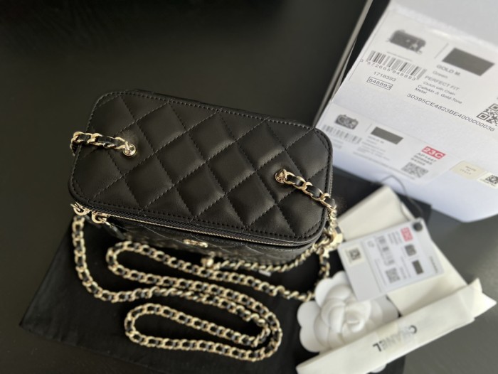 CHANEL Sheepskin Shoulder Bag, Crossbody Bag Women's Black AP2303-B09985-94305 size 16*8*10 cm